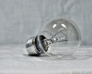 Понад 10 областей залишаються без світла унаслідок обстрілів і негоди